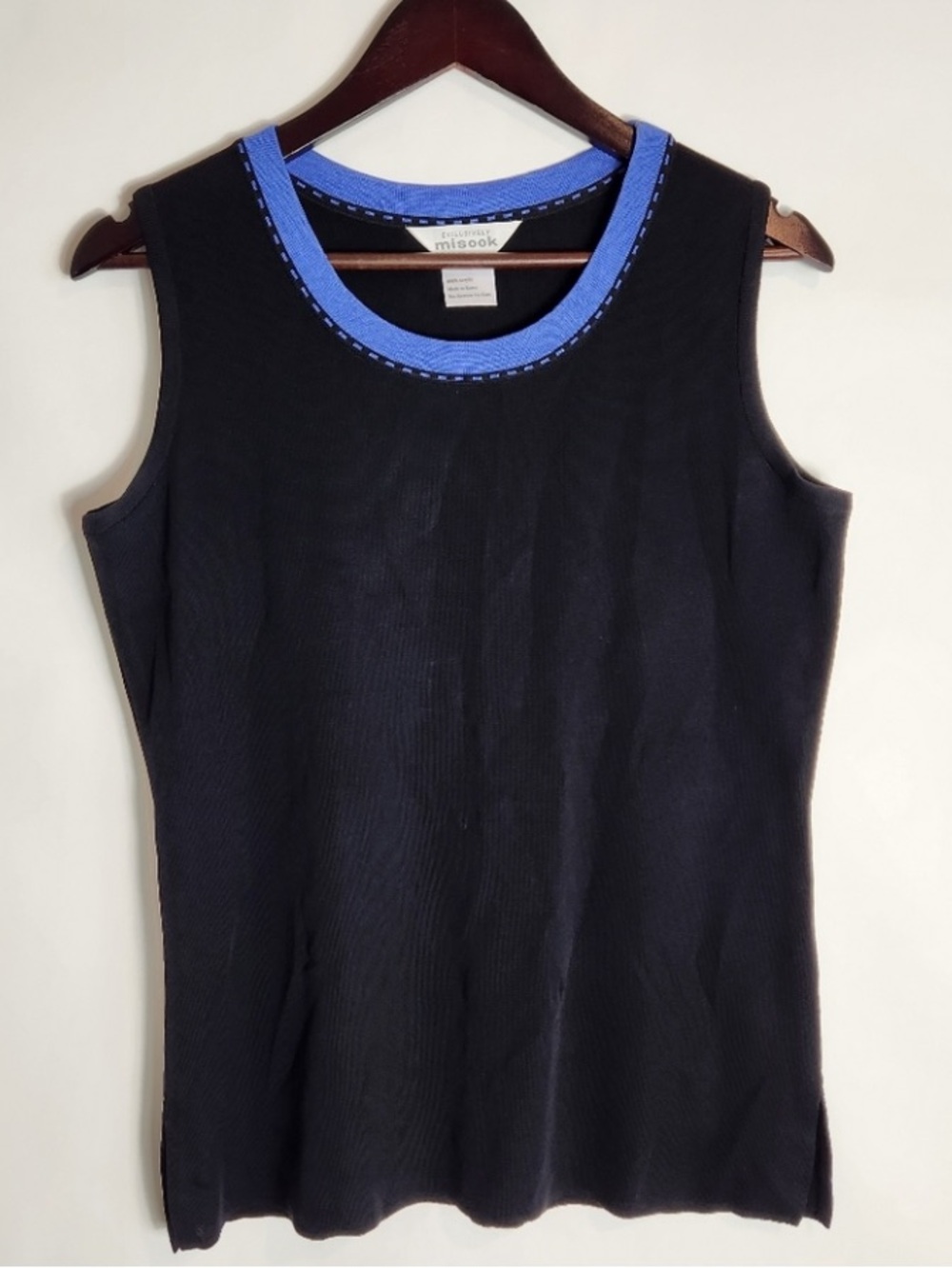 Authentic Exclusively Misook Black Sleeveless Tank Top with Blue Trim